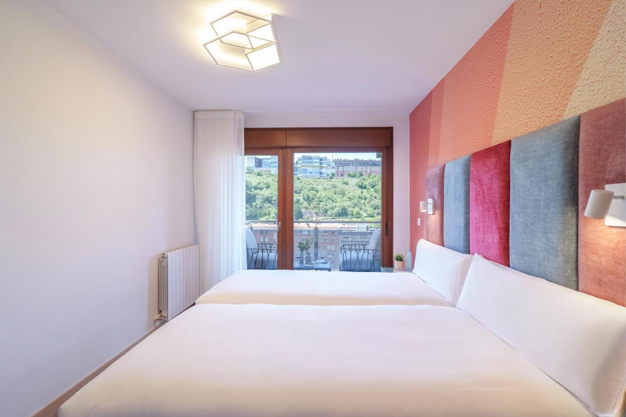 Spirit Apartamentos Atxuri Bilbao Exterior photo