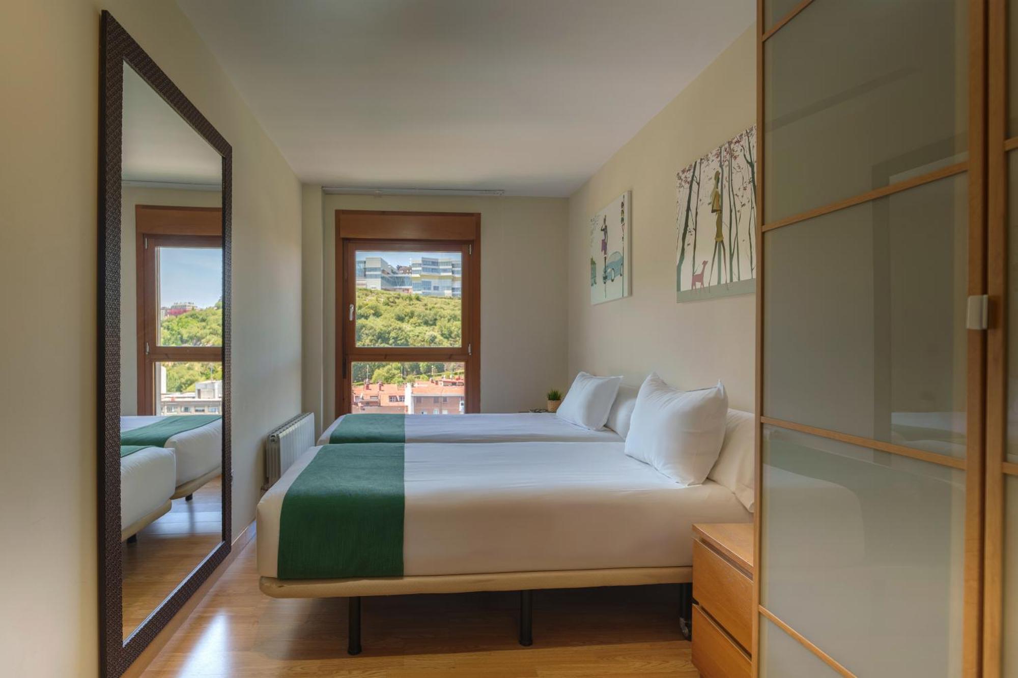 Spirit Apartamentos Atxuri Bilbao Exterior photo