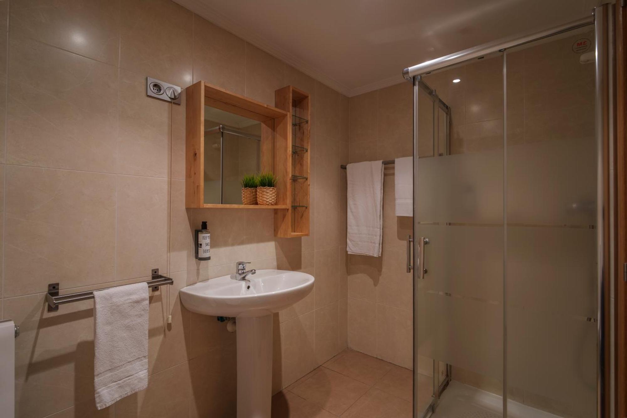 Spirit Apartamentos Atxuri Bilbao Exterior photo